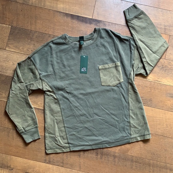 wild fable Tops - Green Henley with a twist